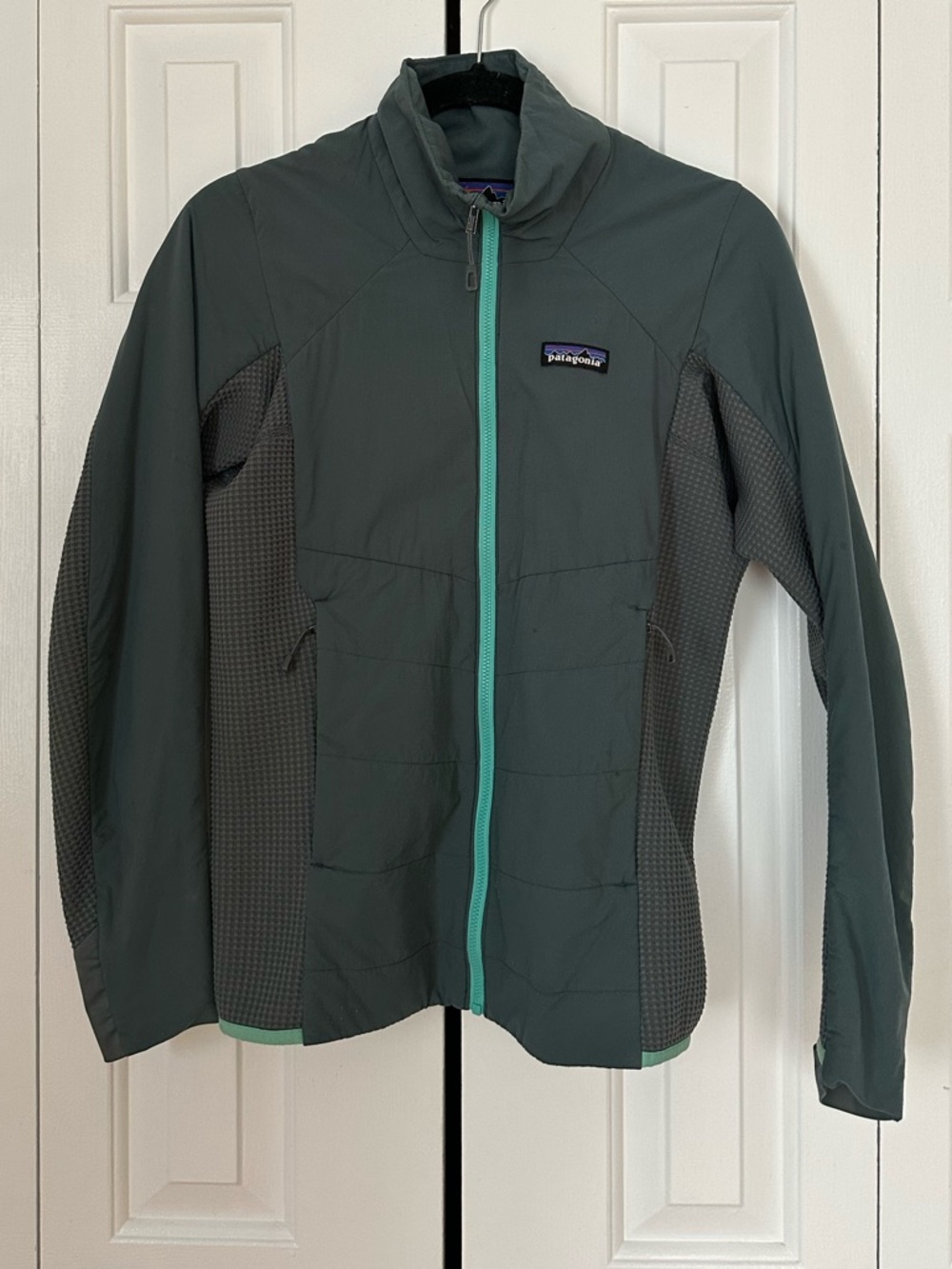 Patagonia lightweight jacket - puffer front and grid fleece back